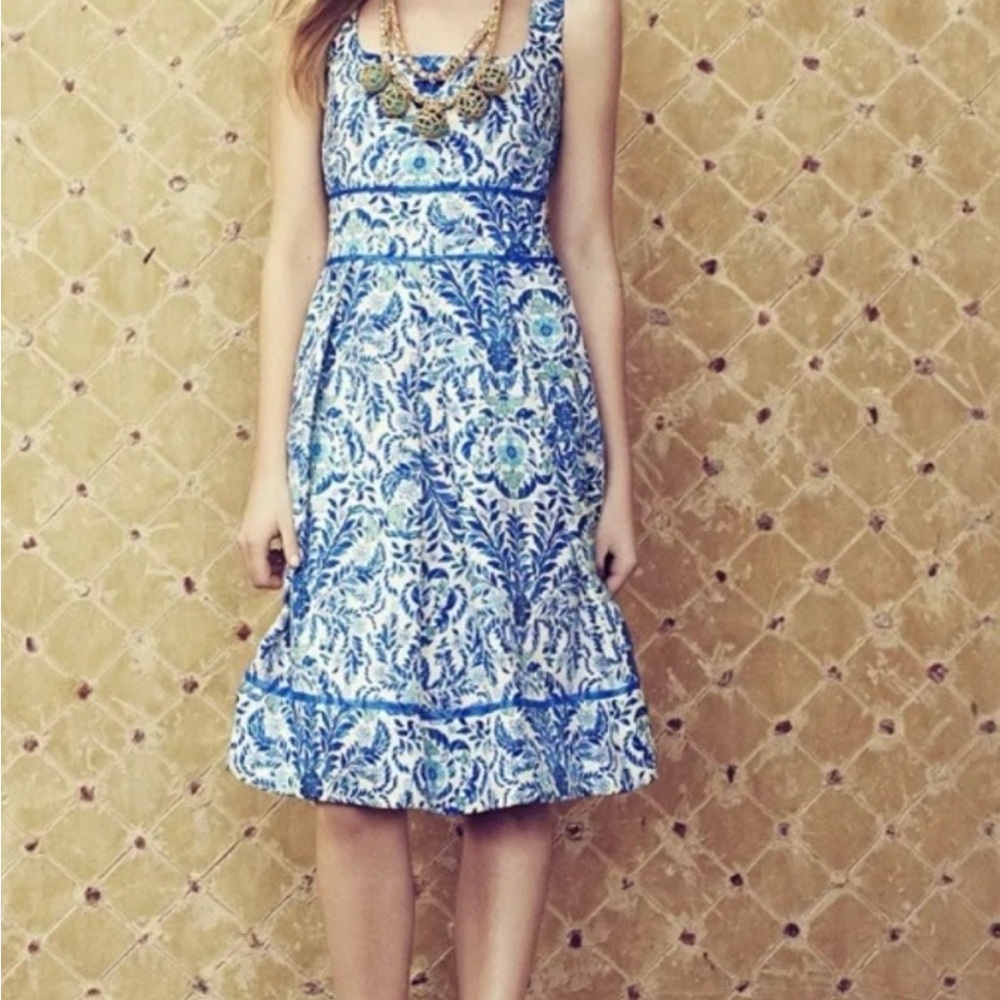 Tory Burch Blue and White Floral Sleeveless Midi  garden Dress size 2. Vintage